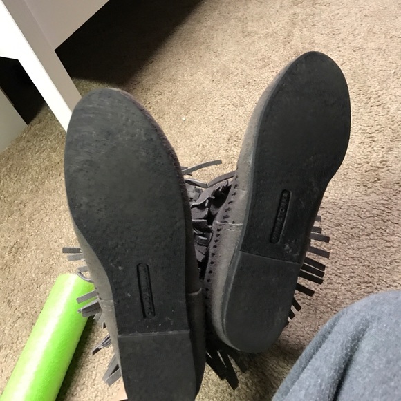 Minnetonka Moccasin Boots - Picture 4 of 4